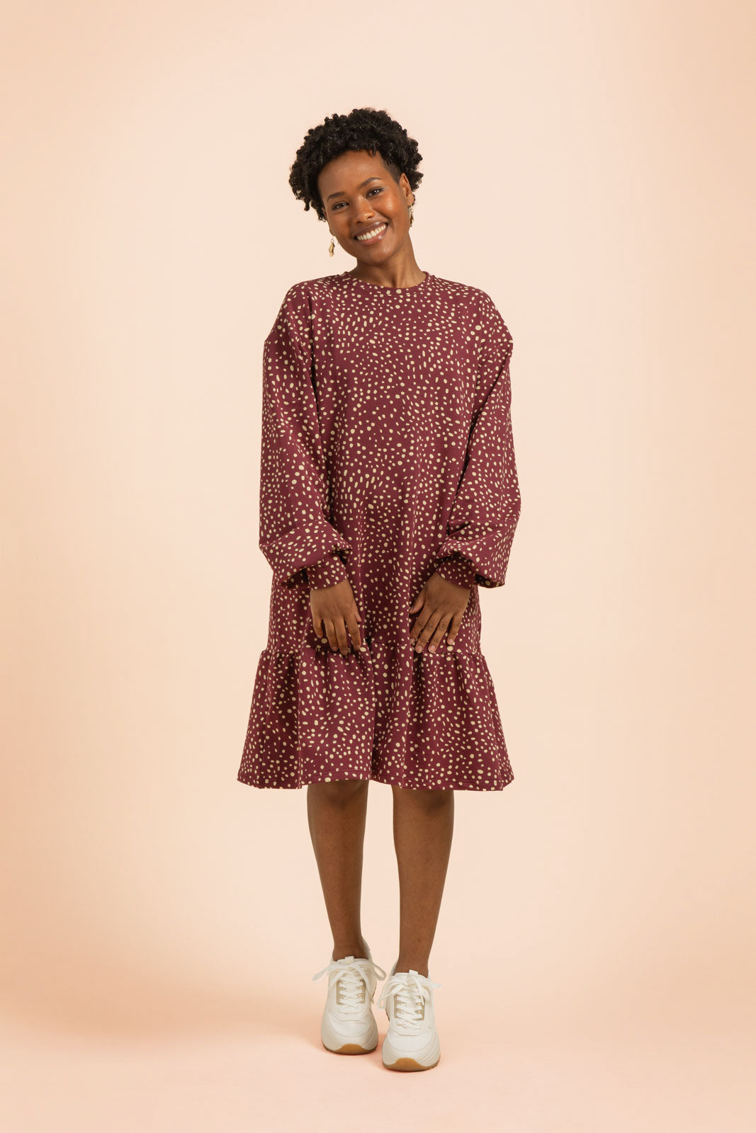 Ruffle Collegemekko, Wild Dots Burgundy