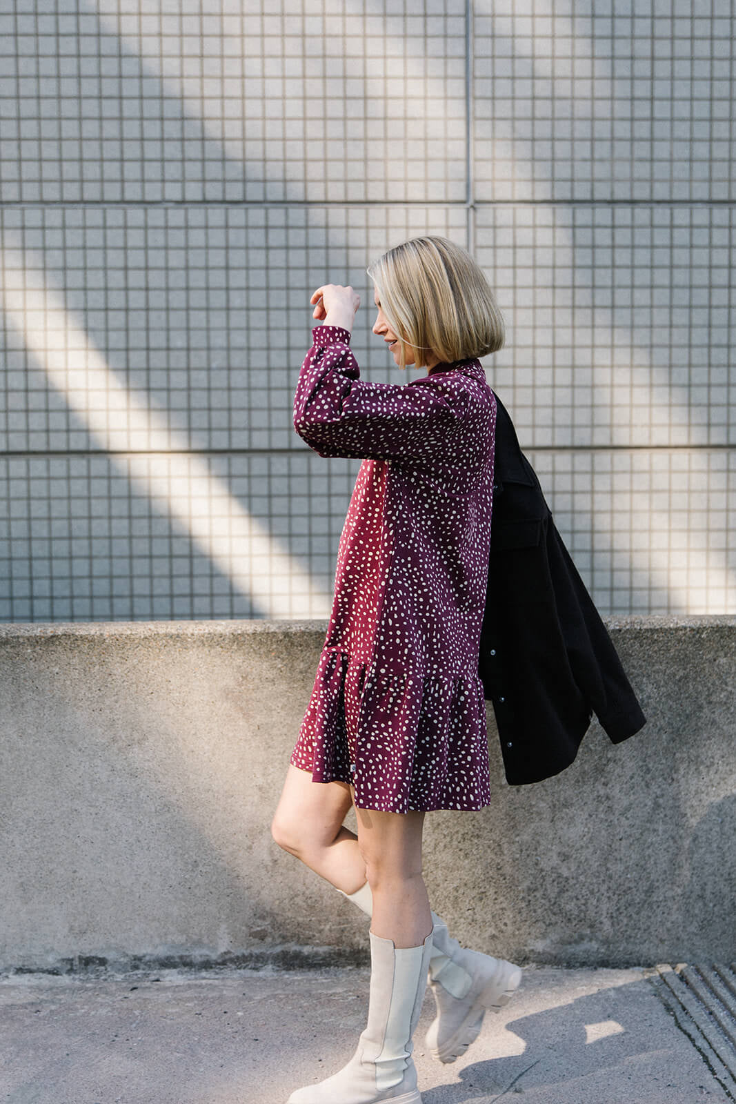 Ruffle Collegemekko, Wild Dots Burgundy