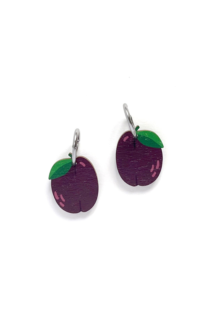 Plum Korvakorut