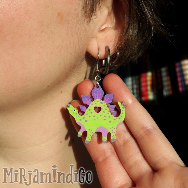 LuvLuv Stegosaurus vanerikorvakorut