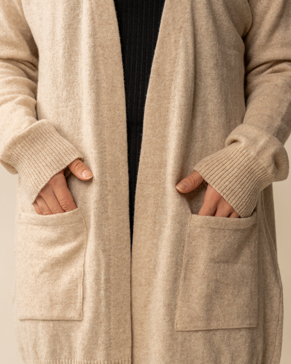 Tyyni neuletakki, beige