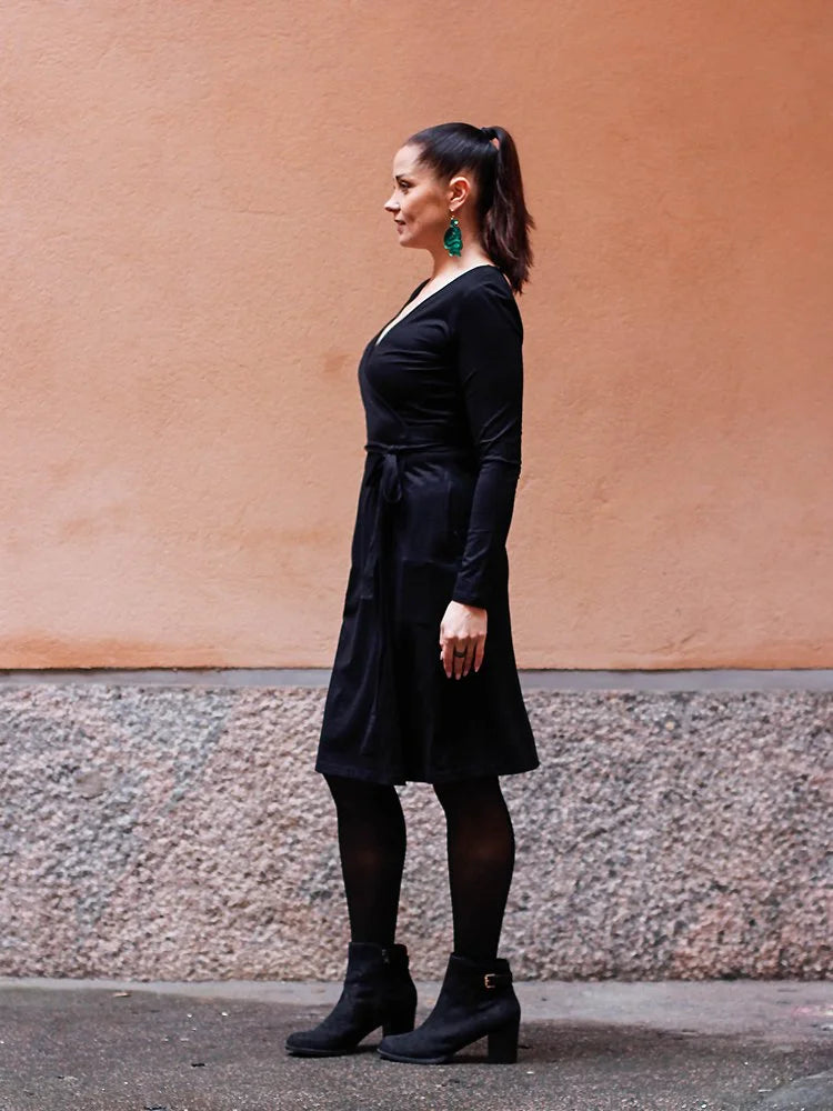 Norma kietaisumekko, musta