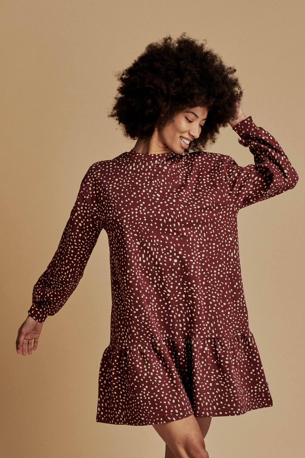 Ruffle Collegemekko, Wild Dots Burgundy