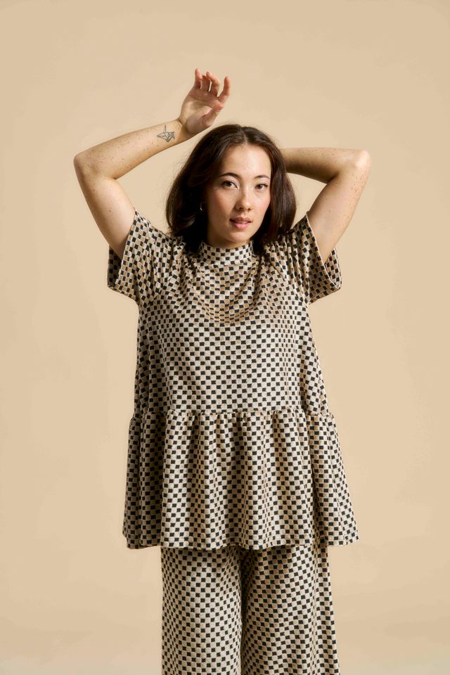 Vanda Peplum paita, Almond Chess