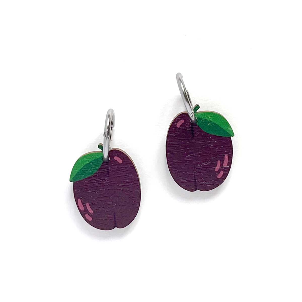 Plum Korvakorut