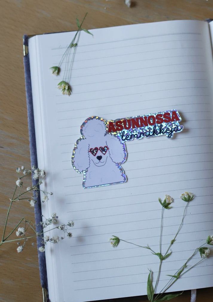 Asunnossa lemmikkejä- tarra oveen, Koira