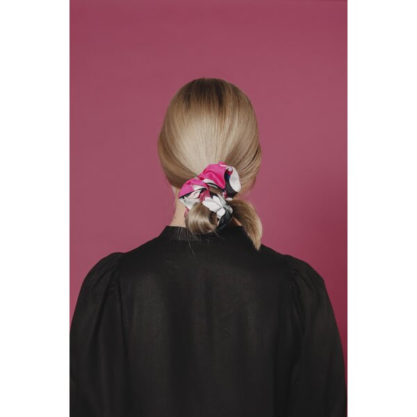 Aarre Scrunchie, Flowertile Pink, One Size